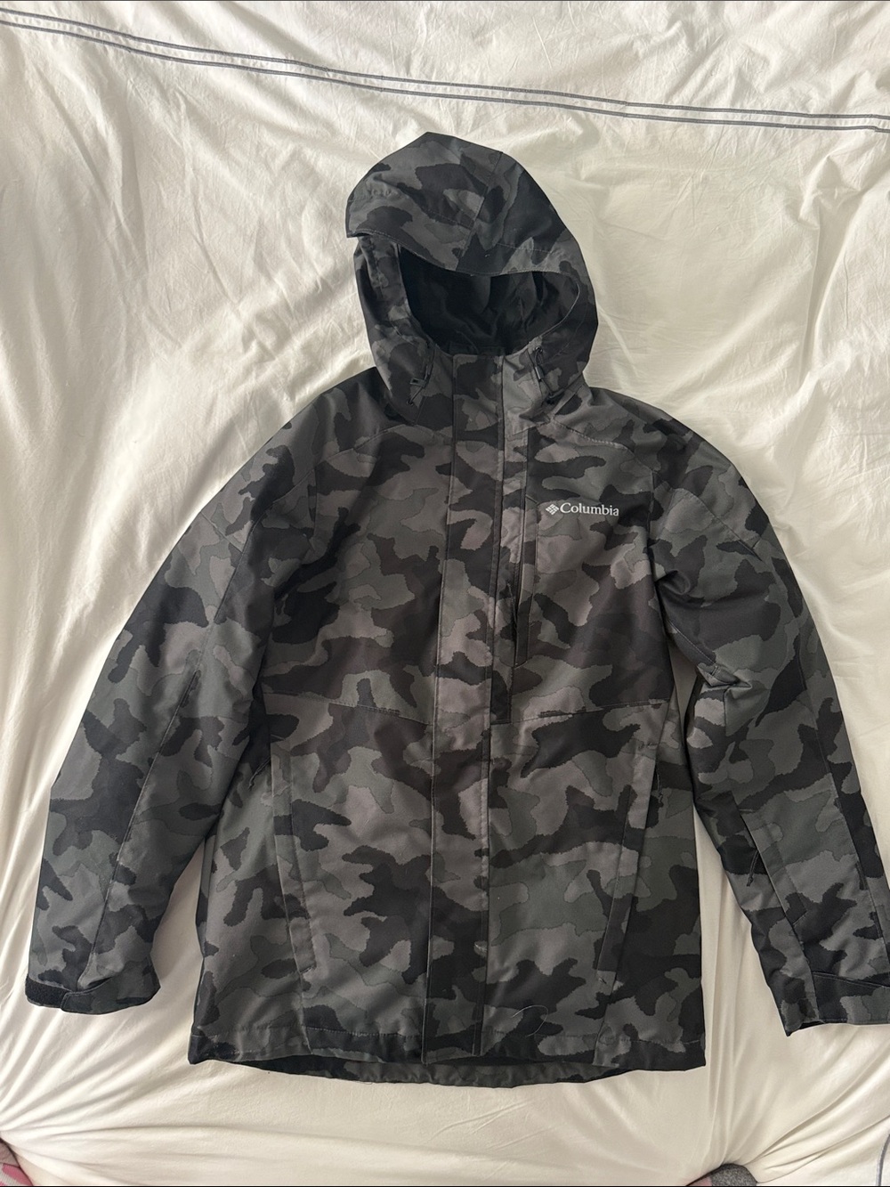 Columbia Men's Black & Gray Camo Hooded Ski Jacket